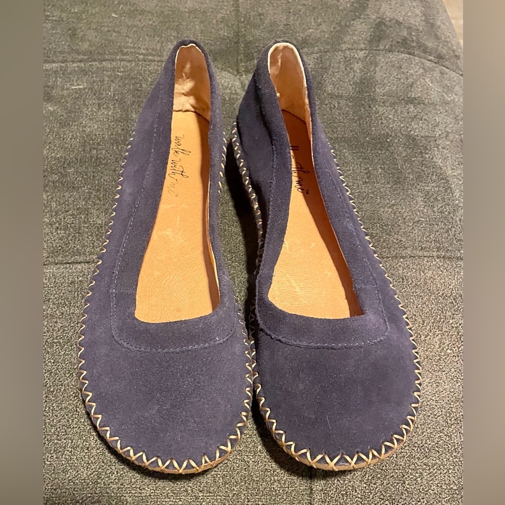 Coldwater Creek Blue and Tan Flats with Decorative Stitching